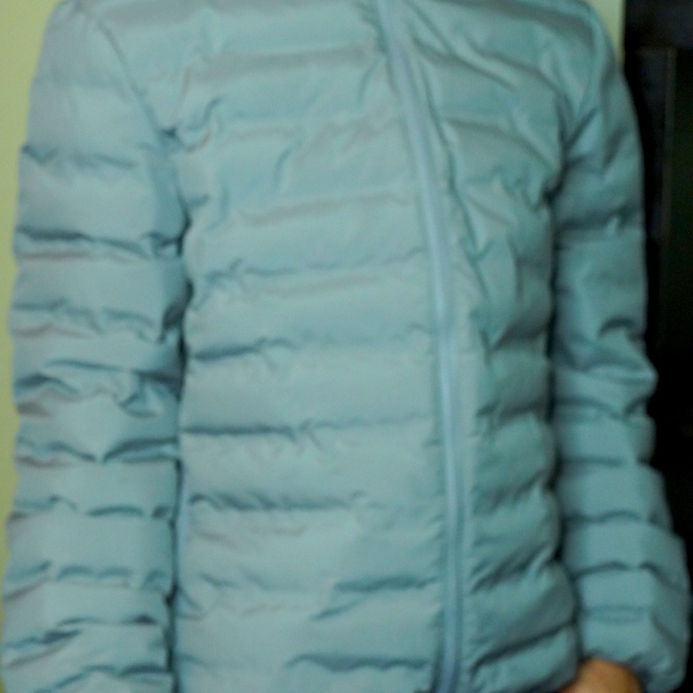 Top am Modern Puffer Jacket Never Worn